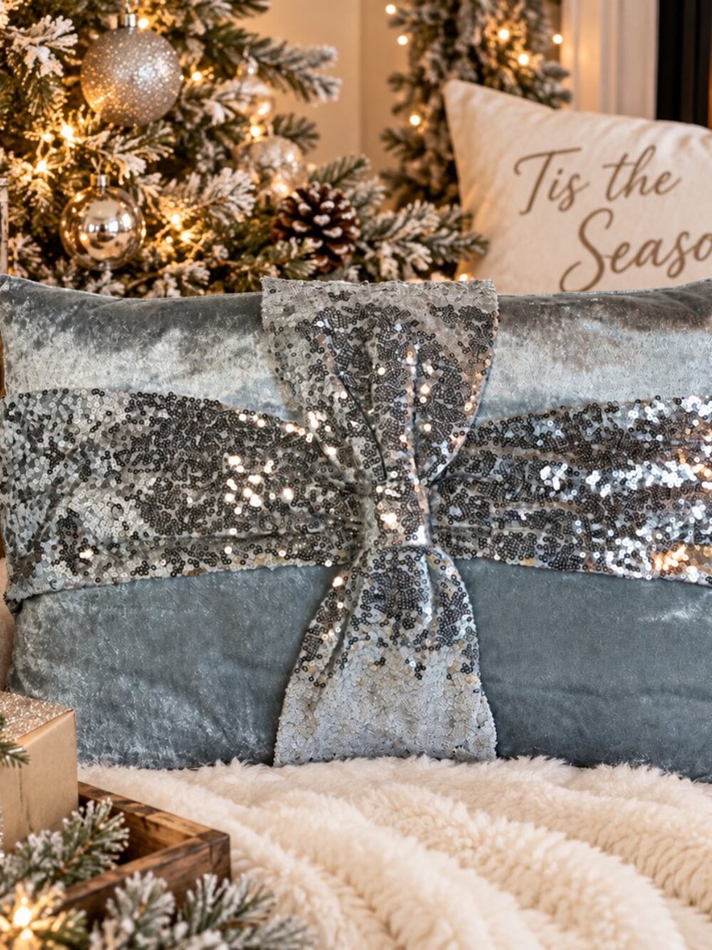 Old East Main Co Silver Velvet Sequin Bow Decorative Throw Pillow NWT 17x11  Cat